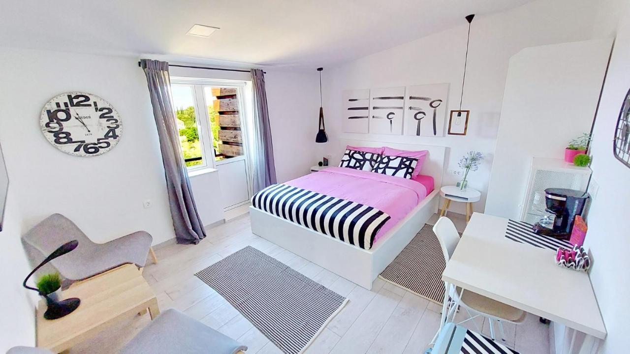 Le Petit 2 Apartment Cilipi Bagian luar foto