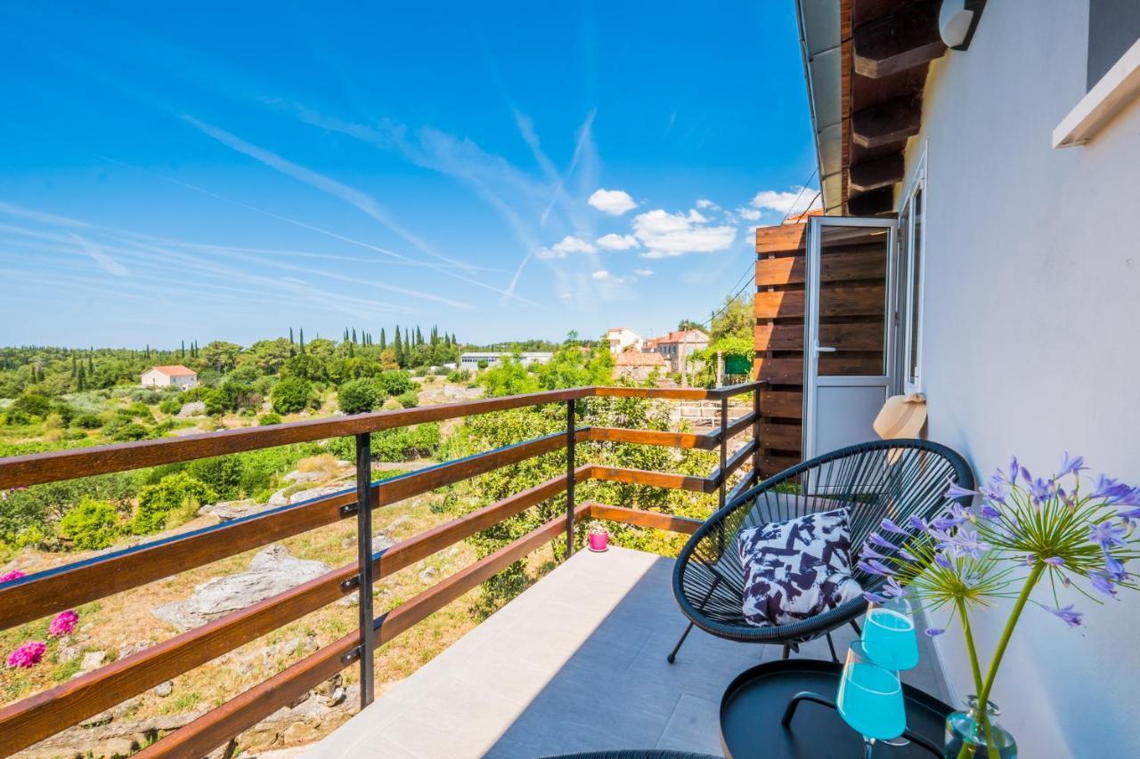 Le Petit 2 Apartment Cilipi Bagian luar foto